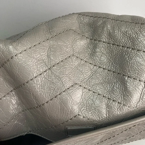 Yves Saint Laurent Niki Gray Quilted Leather Shoulder Bag - Picture 8 of 12